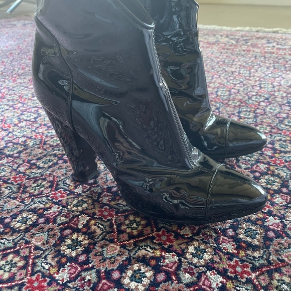 Burberry patent booties - Picture 3 of 7